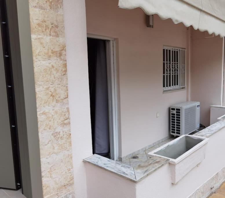 Comfy Apartment With Low Ceiling Attic Atenas Exterior foto