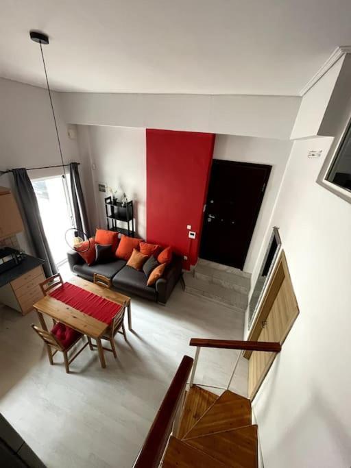 Comfy Apartment With Low Ceiling Attic Atenas Exterior foto